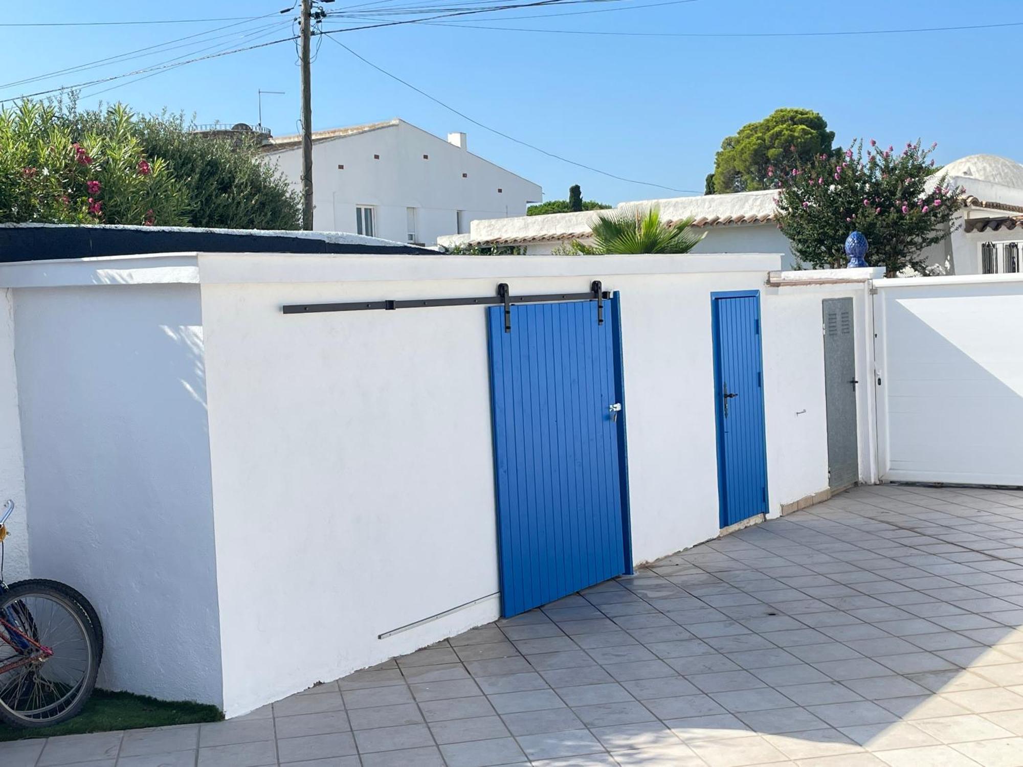 Charmante Villa Avec Piscine Dans Les Canaux Empuriabrava Exterior photo